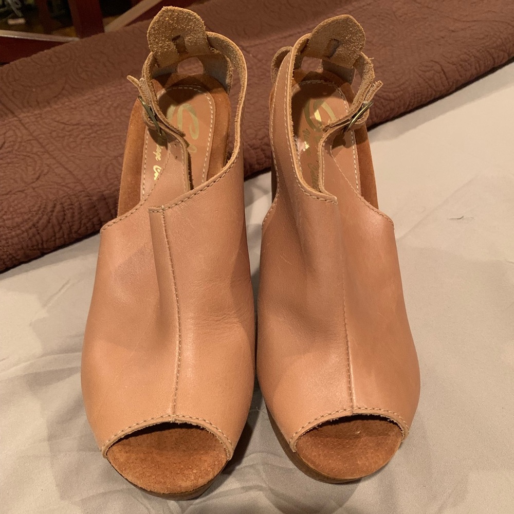 Boutique wedges